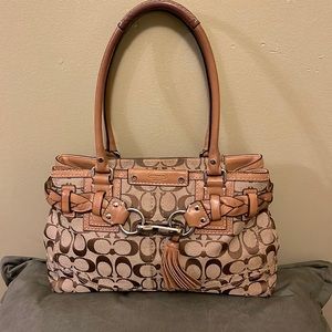 Small Coach shoulder bag GUC